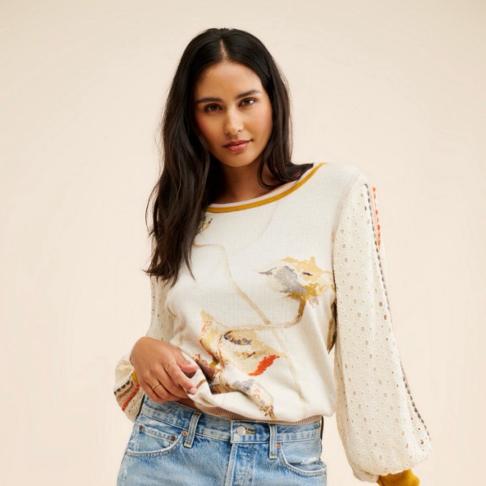 bl^nk London Contrast Eyelet Pullover Top Crew Neck